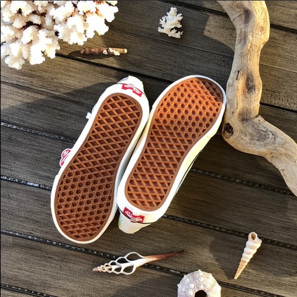 🌴🔆VANS- TIE DYE SLIP ON’S🔆🌴 - Picture 5 of 9